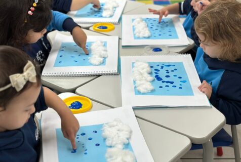 Infantil 2: Ciência na prática: descobrindo como a chuva acontece.